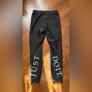 RARE 🔥 NIKE Just Do It Print Leggings